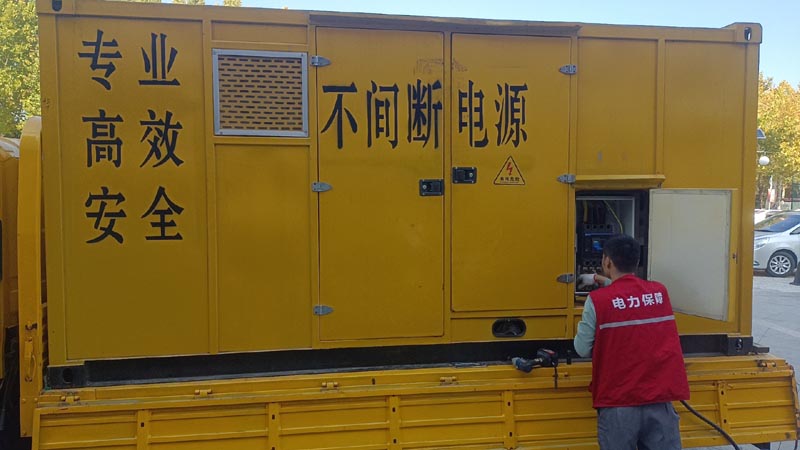 汉滨柴油发电机组和UPS电源配合使用时，如何避免切换过程中的电力中断？