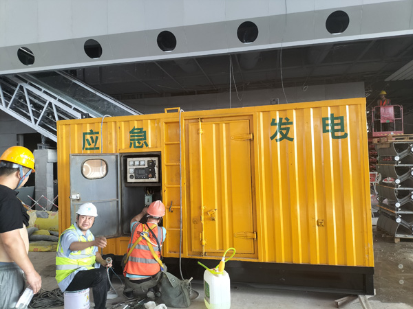 汉滨怎样判断空气滤清器是否需要更换？
